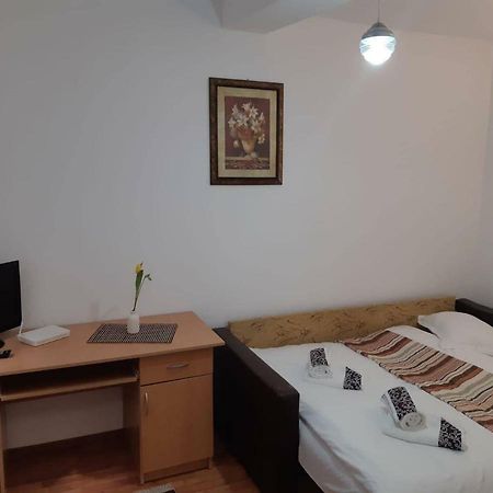 Tudor Apartment Μπρασόβ Εξωτερικό φωτογραφία