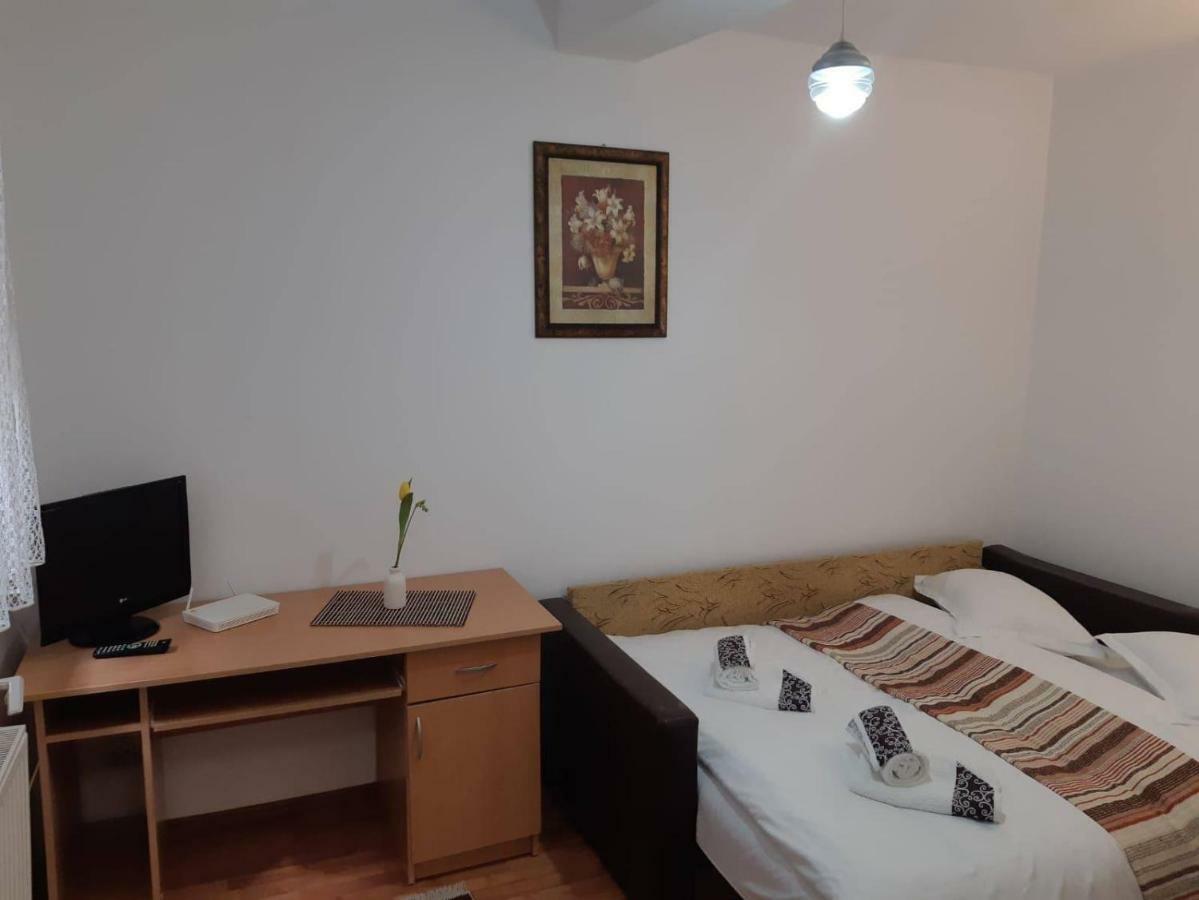 Tudor Apartment Μπρασόβ Εξωτερικό φωτογραφία