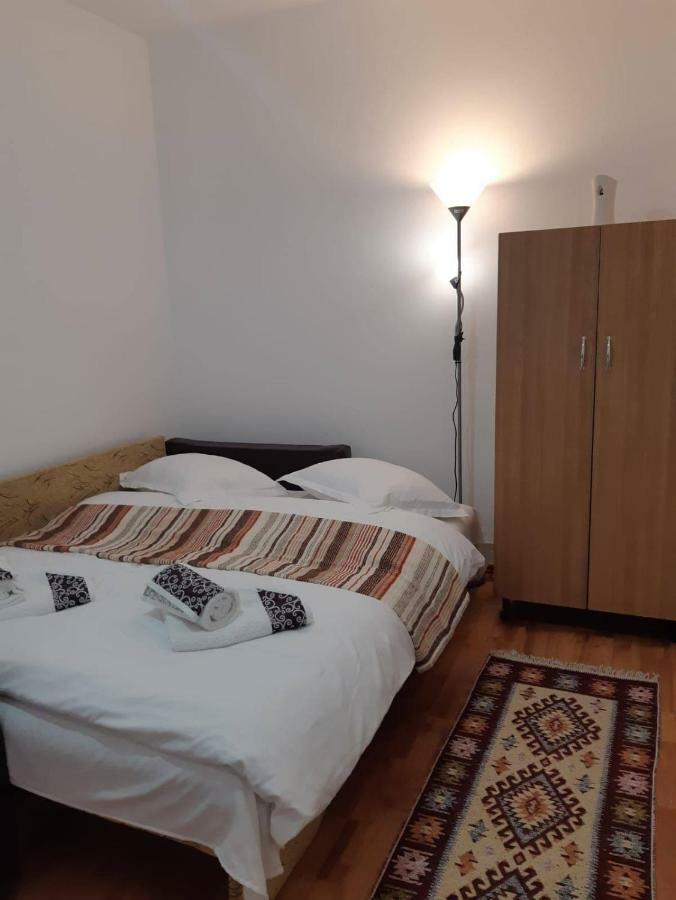 Tudor Apartment Μπρασόβ Εξωτερικό φωτογραφία